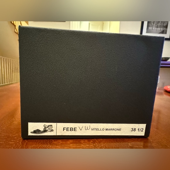 NWT VERA WANG COLLECTION hand made in ITALY Brown 100% Leather Sandals - Picture 10 of 10